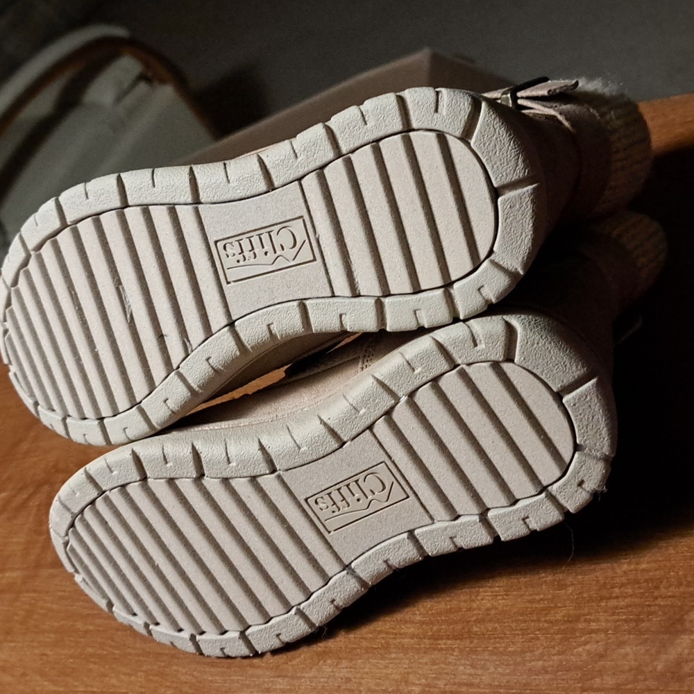 FLASH SALE Cliffs boots6.5 but fit more like 6 Khols - Picture 7 of 8